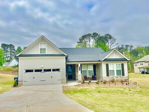 Exterior - Luxurious Brandnew House 4 bed (Lawrenceville)