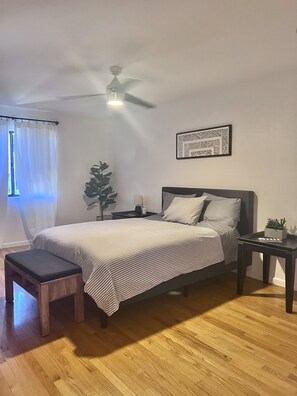 2 bedrooms, WiFi, bed sheets - Bright, Beautiful Uptown Phoenix Townhome (Phoenix)