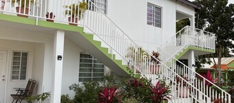Lovely 2 Bedroom Apt 4 Warm, Cosy, Comfortable