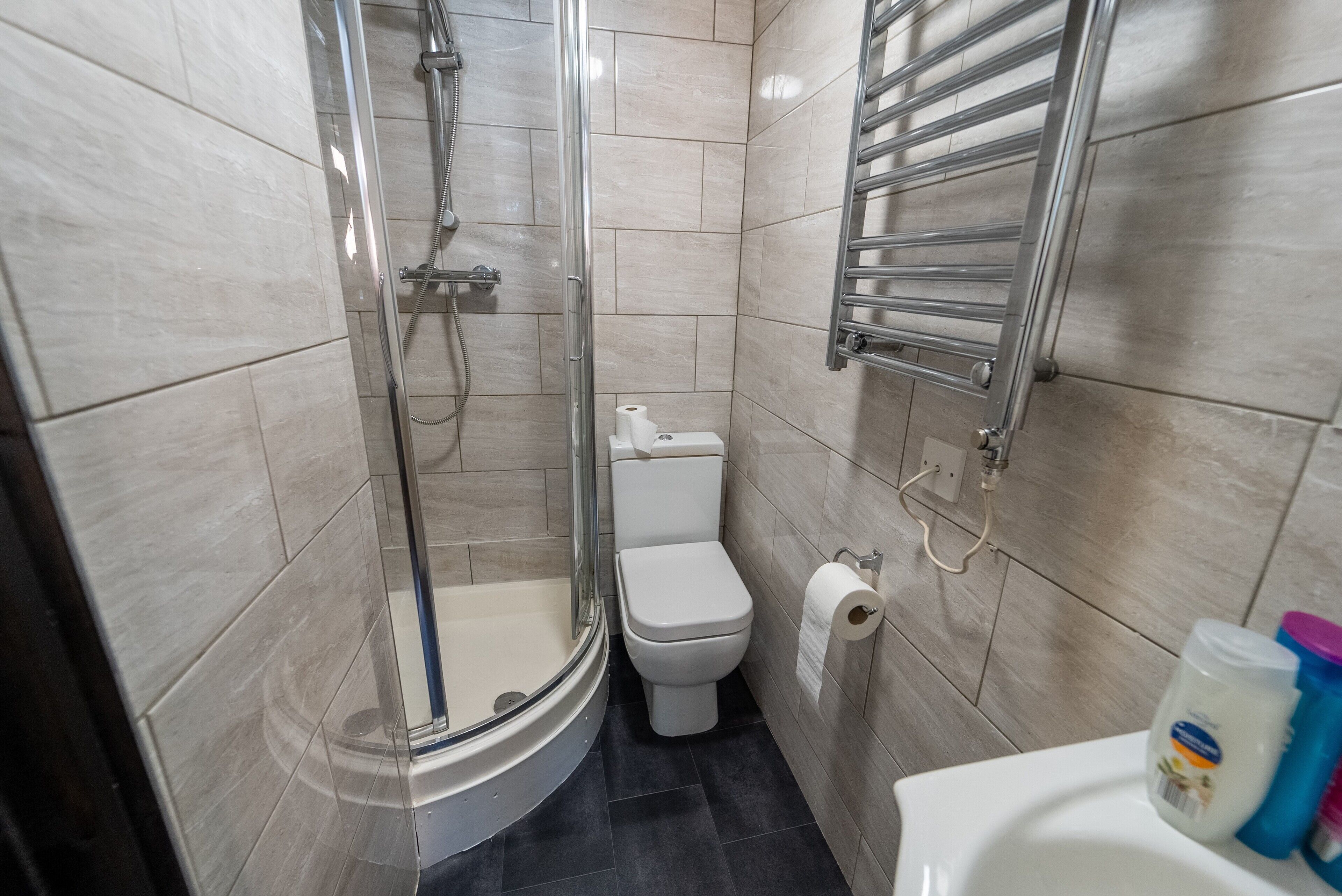 Studio | Bathroom