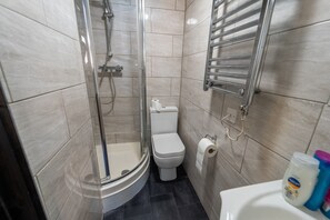 Studio | Bathroom