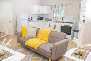 Living area - Gorgeous 2-bed Apt, Sleeps 3 in St Johns (Potters Village)