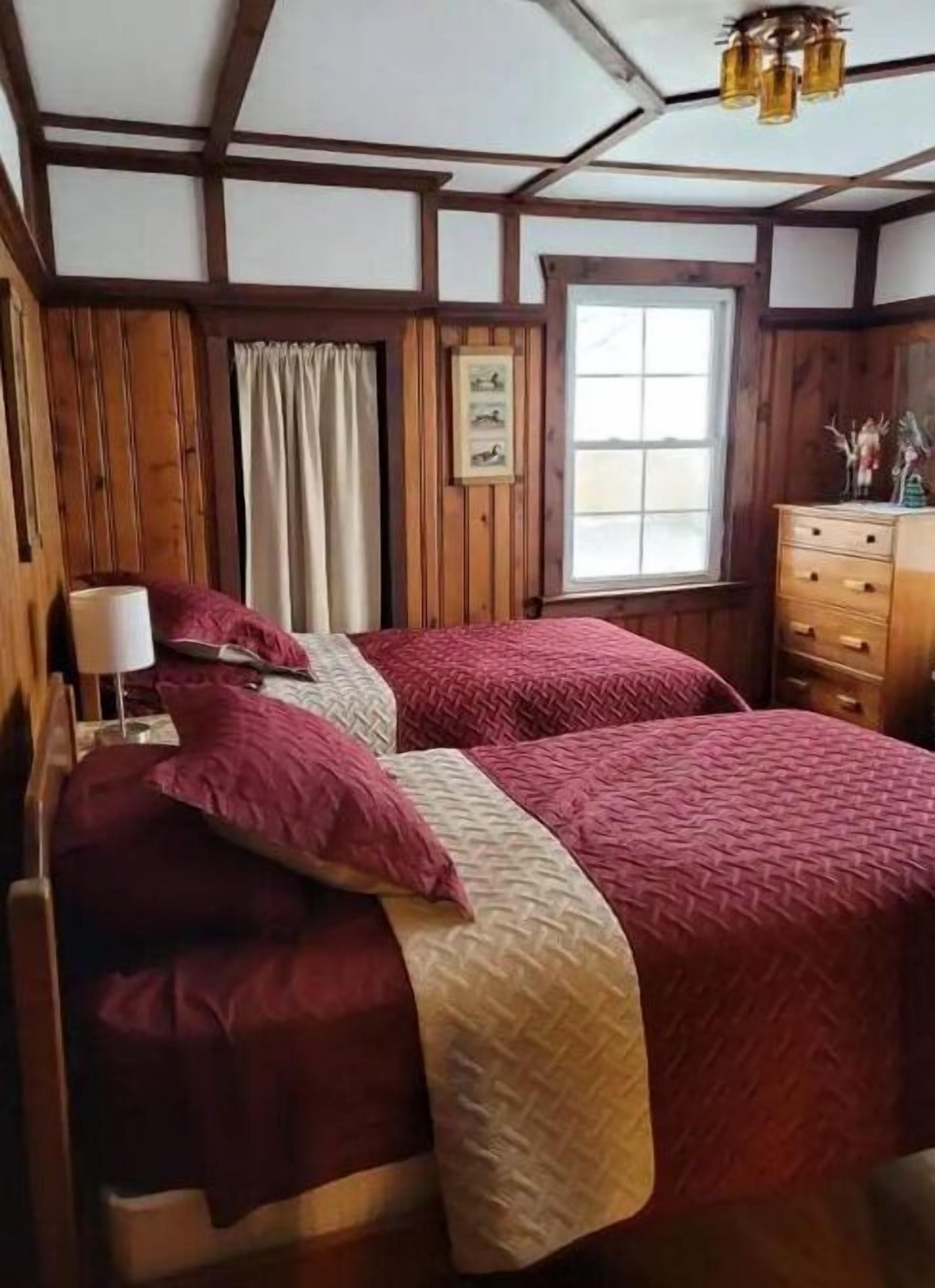 6 عدّة غرف نوم وواي فاي مجانًا وملاءات أسرّة