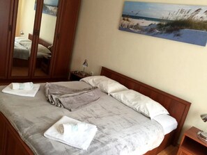 2 bedrooms, iron/ironing board, free WiFi, bed sheets - 4****Apartman "Ana" Nr.1 - beach/bay, fantastic view of the sea & islands (Senj)