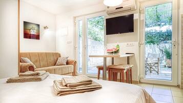 Studio (Studio Apartment with Terrace) | 3 bedrooms