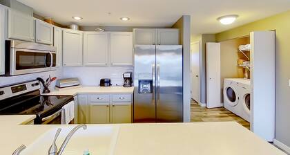Heartwarming, dog-friendly condo with hot tub, pool, fireplace, & tennis court