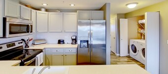Heartwarming, dog-friendly condo with hot tub, pool, fireplace, & tennis court