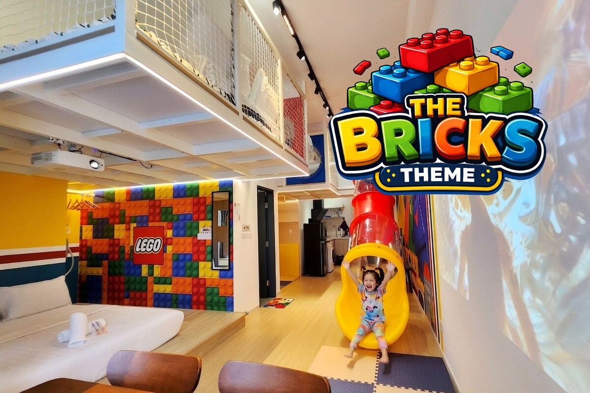 Bricks Family Homestay Near Legoland w Slide | Living area | 90-inch Smart TV with digital channels, TV, Netflix