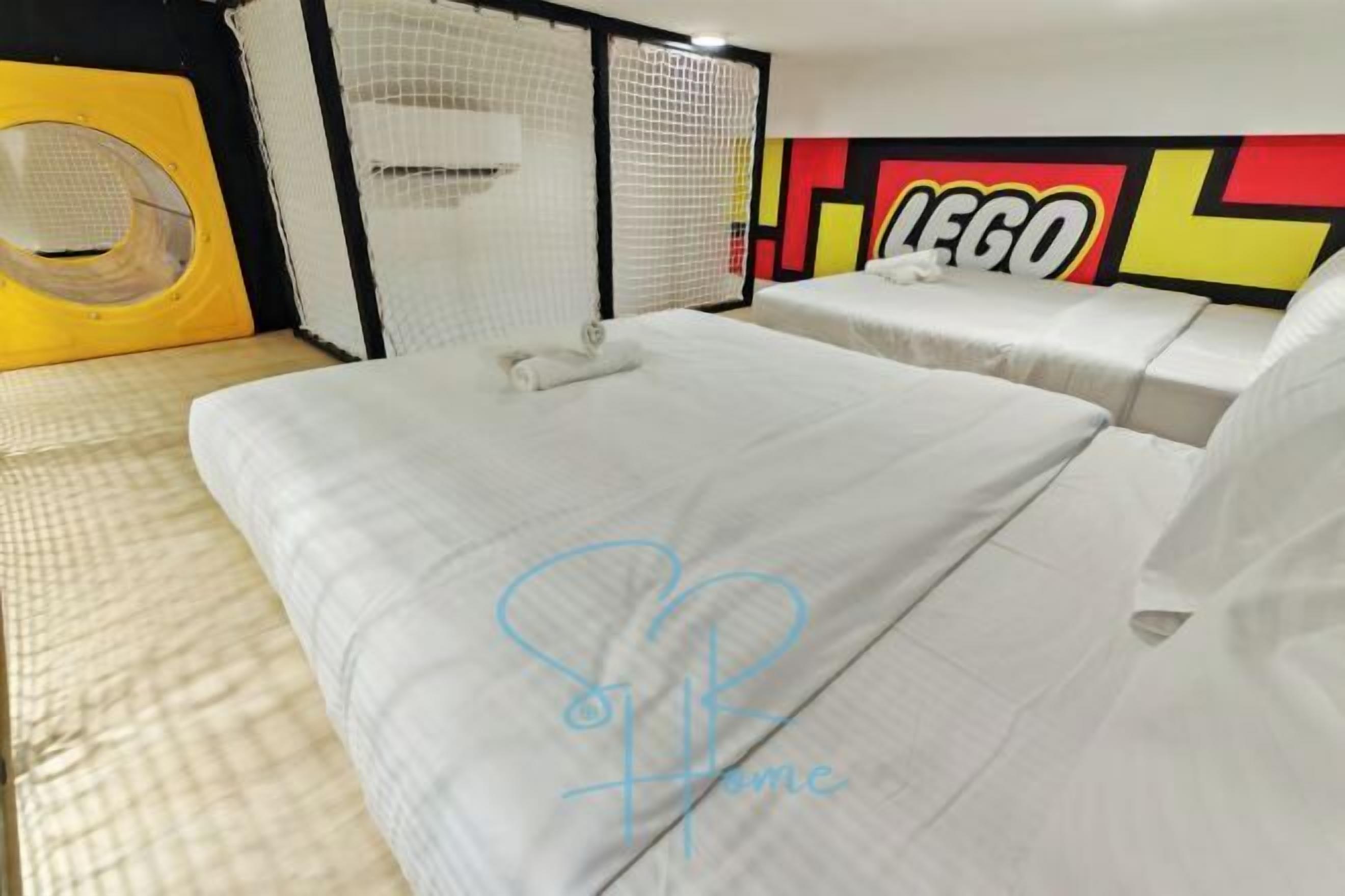 Decoración personalizada, muebles diferentes y escritorio 