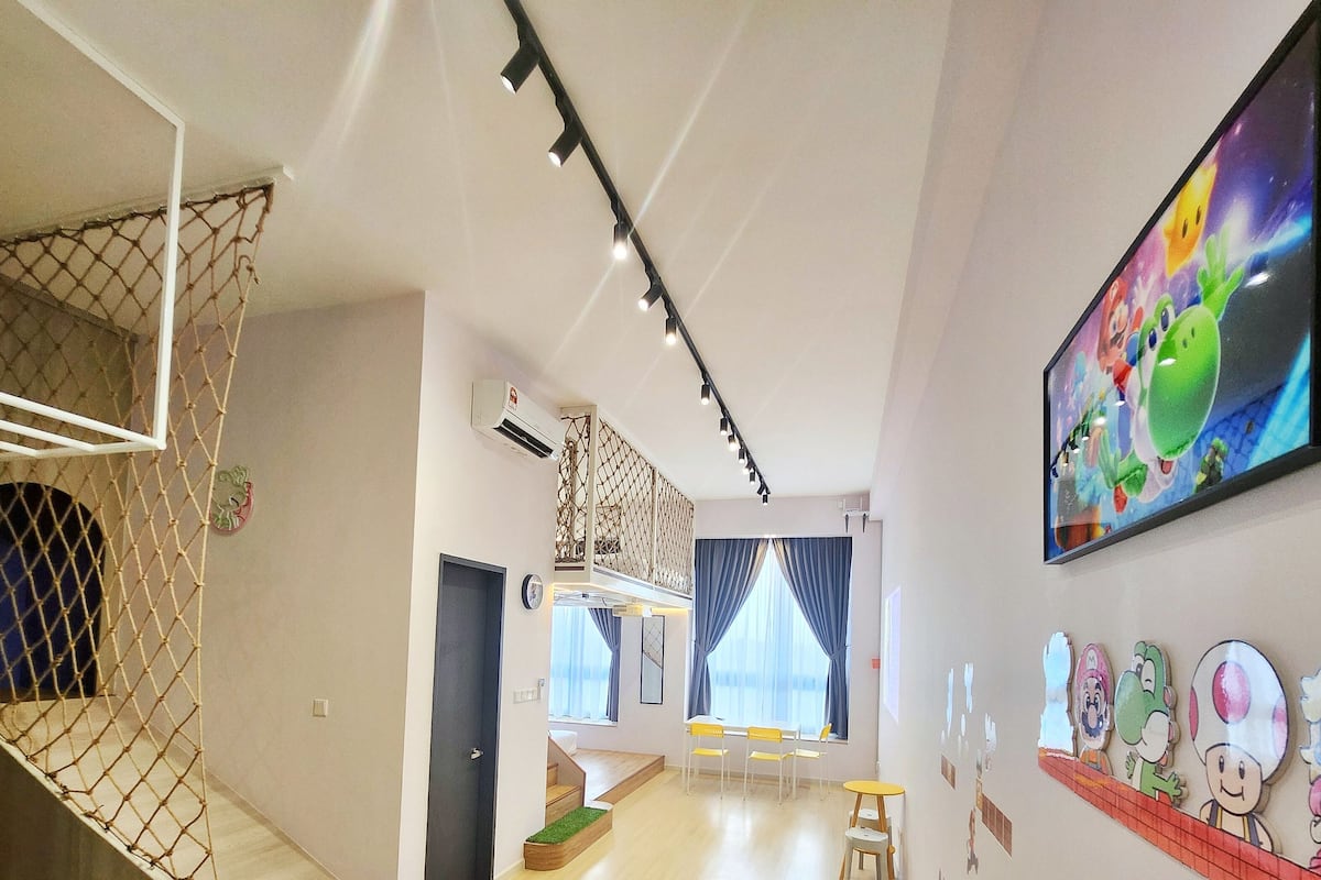 Mario Family Homestay Near Legoland w Slide | 办公桌、笔记本电脑工作区、遮光窗帘、免费 WiFi