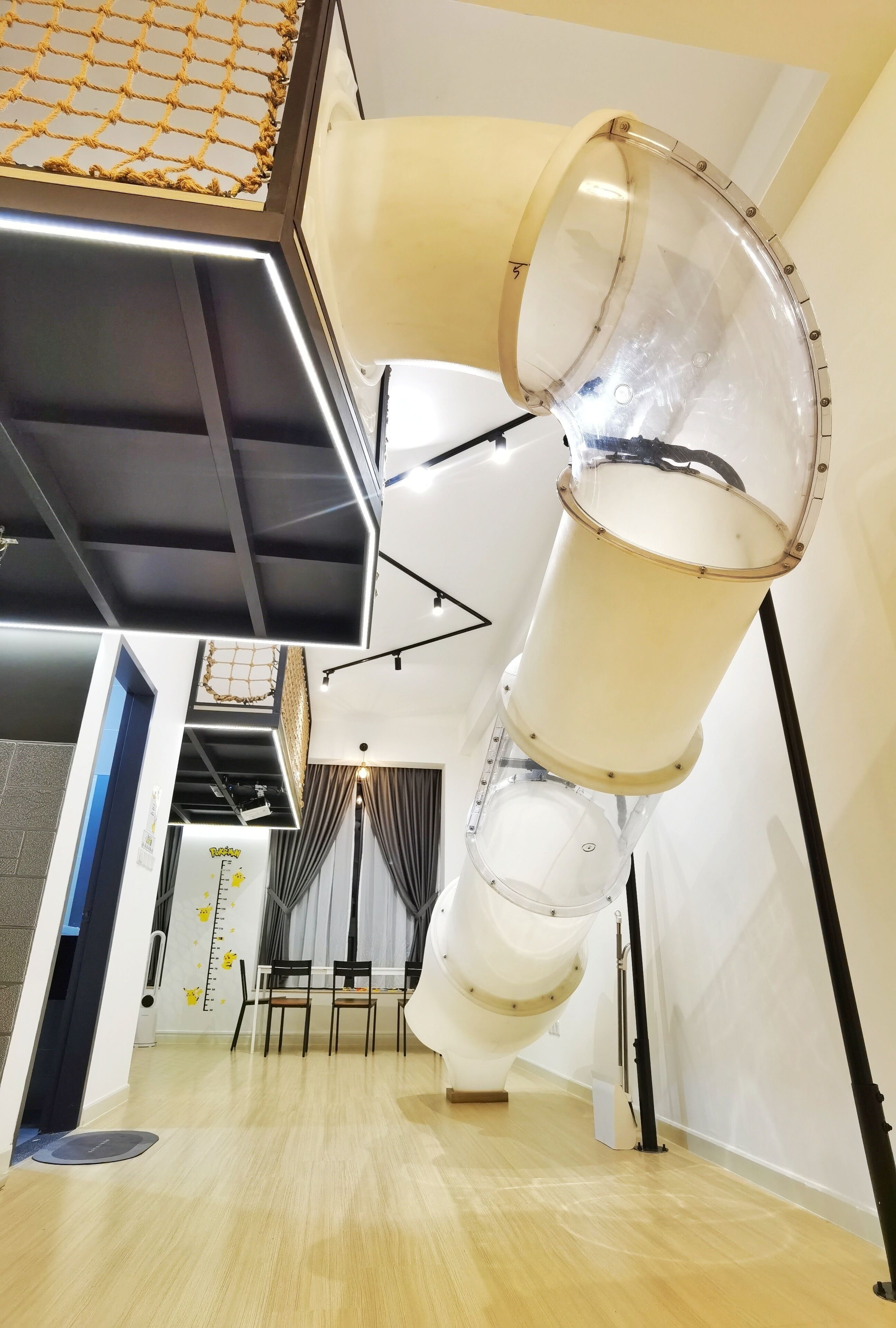 Tempat bermain anak – indoor