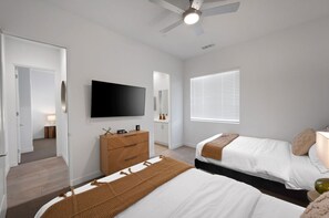 3 habitaciones, tabla de planchar con plancha y cuna de viaje 