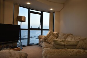 Smart TV, video games