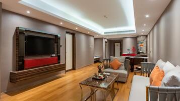 Elite Suite, 1 Bedroom, City View | 1 bedroom, free cribs/infant beds, free WiFi, bed sheets
