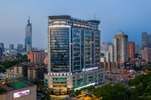 Exterior - Suning Universal Hotel All-Suites (Nanjing)