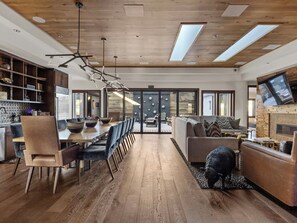 Interior - Exclusive Villa with Expansive Space &Private Bar (Foxfield)