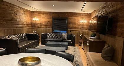 Exclusive Villa with Expansive Space &Private Bar