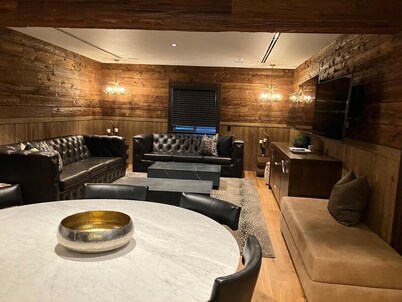 Exclusive Villa with Expansive Space &Private Bar