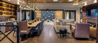 Exclusive Villa with Expansive Space &Private Bar