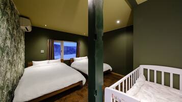 Luxury-Villa | 4 Schlafzimmer, Verdunkelungsvorhänge, Bügeleisen/Bügelbrett