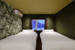 4 bedrooms, blackout curtains, iron/ironing board, free WiFi - The Landmark (Furano)