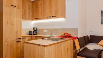 Réfrigérateur, four, plaque de cuisson, lave-vaisselle