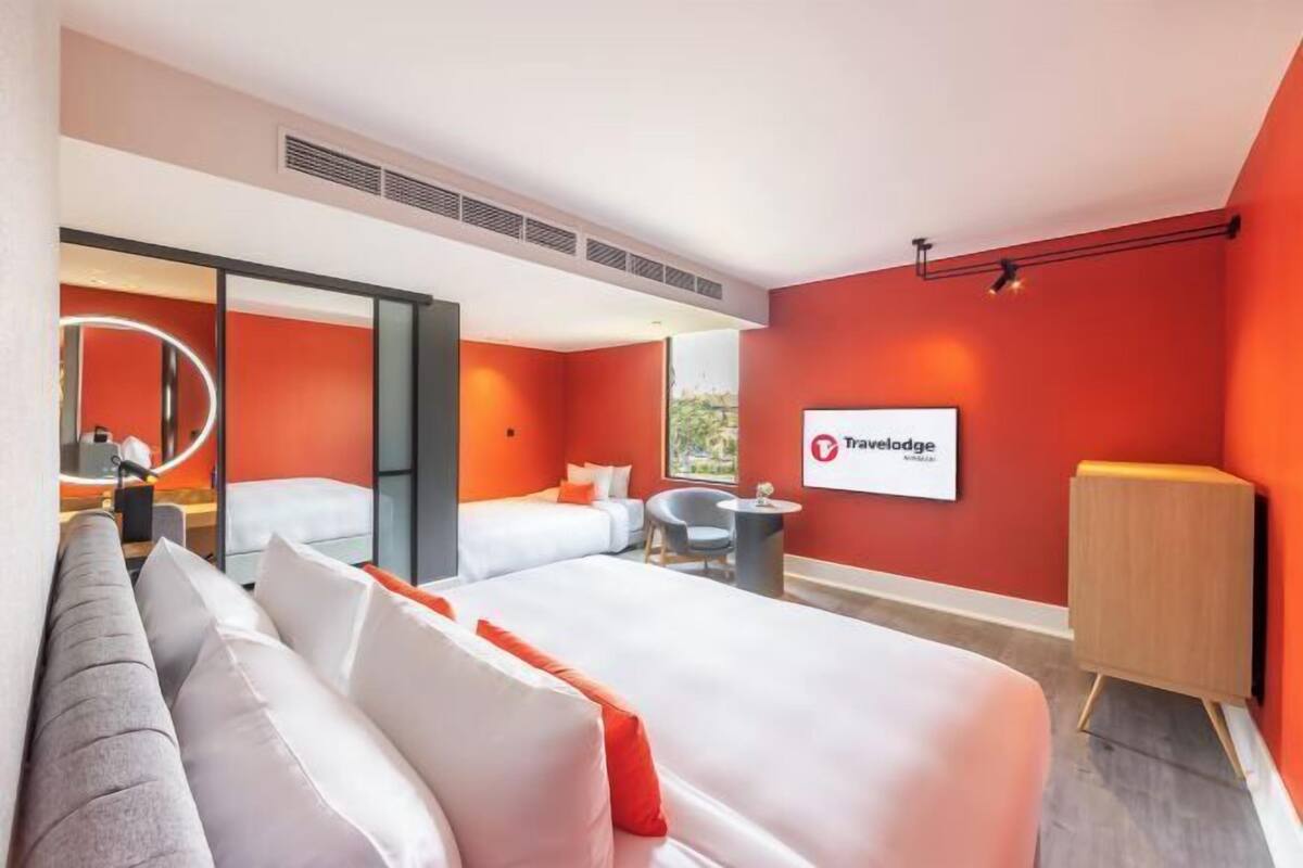 In-room safe, desk, WiFi (free), bed sheets