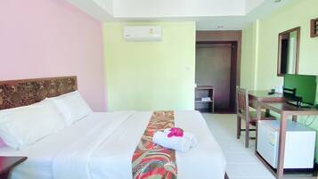 Habitación estándar doble | Escritorio, wifi gratis, ropa de cama