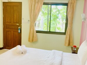 Economy-Doppelzimmer | Schreibtisch, kostenloses WLAN, BettwÀsche