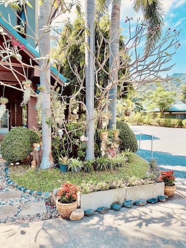 萨穆伊卡尼  扬娜酒店