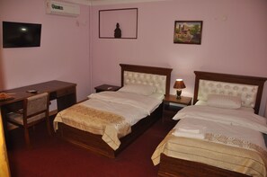 Blackout curtains, soundproofing, free WiFi - Hotel Barakat (Samarkand)