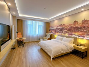 Deluxe Single Room | Egyptian cotton sheets, down duvets, desk, laptop workspace - JOY FALL HOTEL (Qingdao)