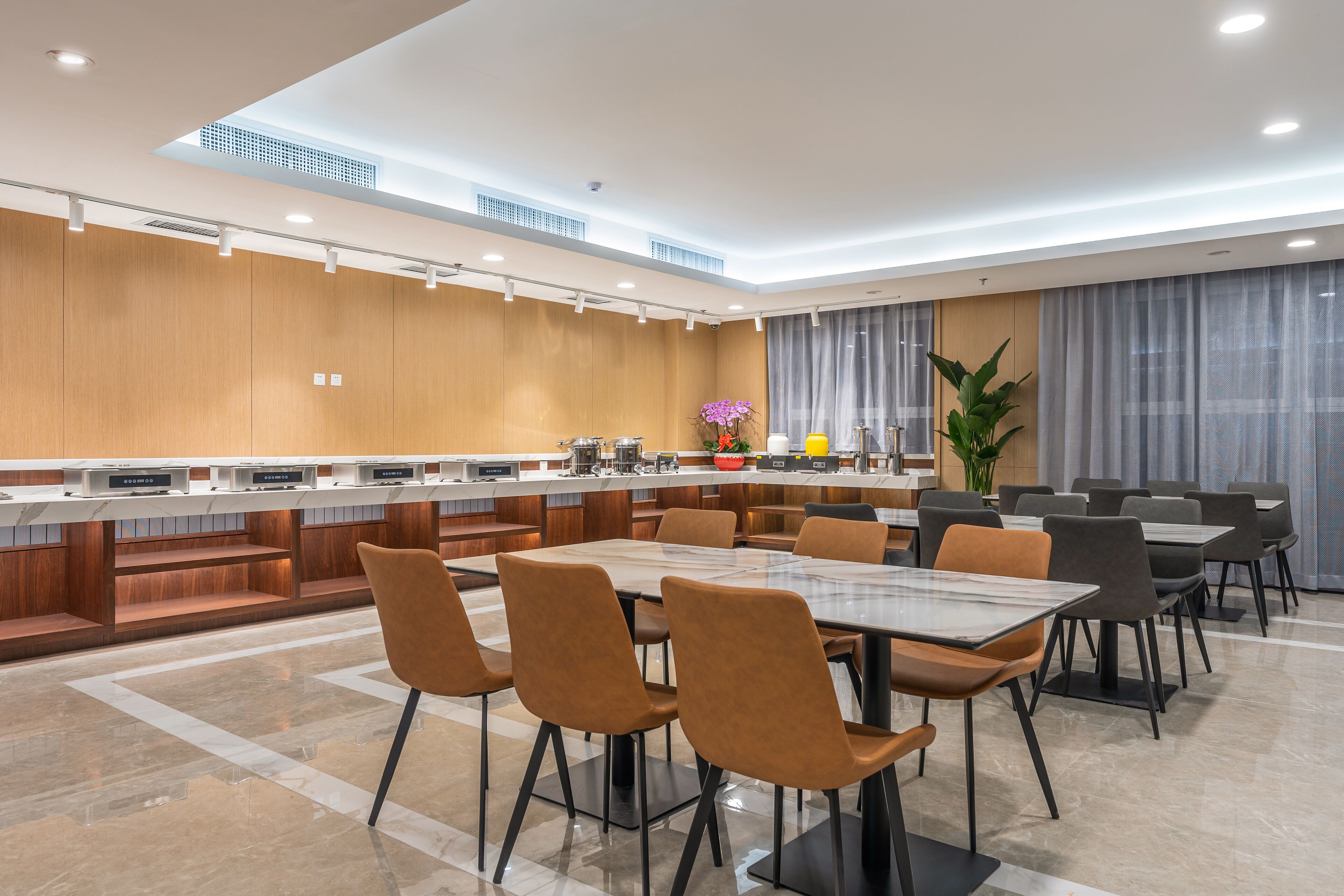 매일 뷔페 아침 식사 유료