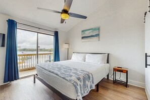 2 bedrooms, iron/ironing board, Internet, bed sheets