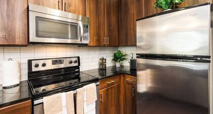 Alamo Chic King Bed Refreshing Office Desk w/ Pool