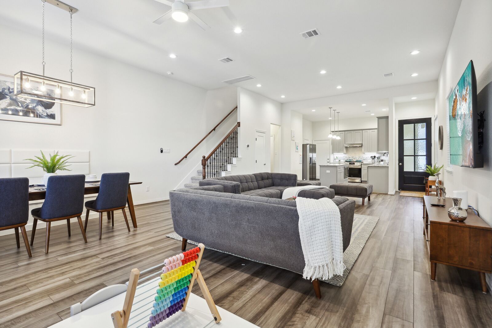 スマートテレビ、PC モニター