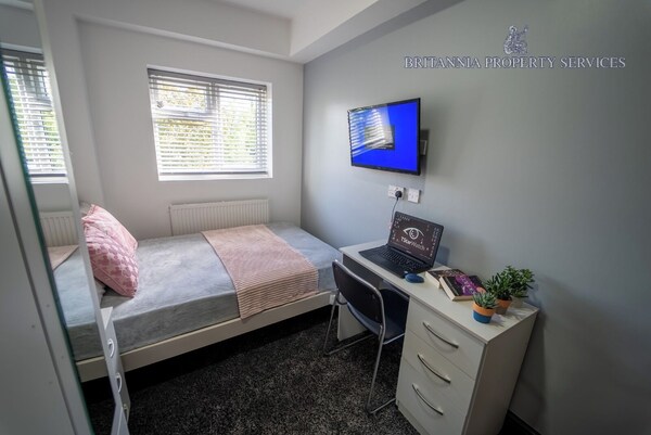 Lovely Homely Studio Available - Birmingham