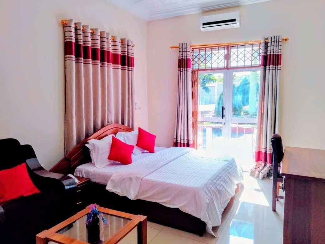 10 bedrooms, internet, bed sheets, wheelchair access