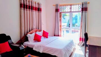 10 bedrooms, internet, bed sheets, wheelchair access