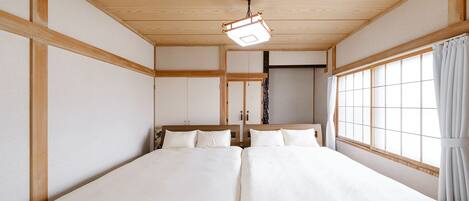 Family Villa | 2 bedrooms, blackout drapes, iron/ironing board, free WiFi