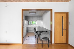Family Villa | In-room dining - LANDMARK ANNEX (Furano)