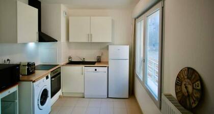 Appartement neuf entiÚrement équipé Noisy-le-Grand 4 personnes