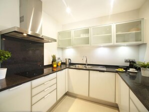 Fridge, microwave, oven, dishwasher - Pine Hills Pérola by Interhome (Vilamoura)