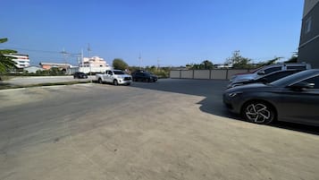 免費自助泊車