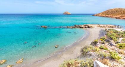 Charming Cretan House, Bougainvillea