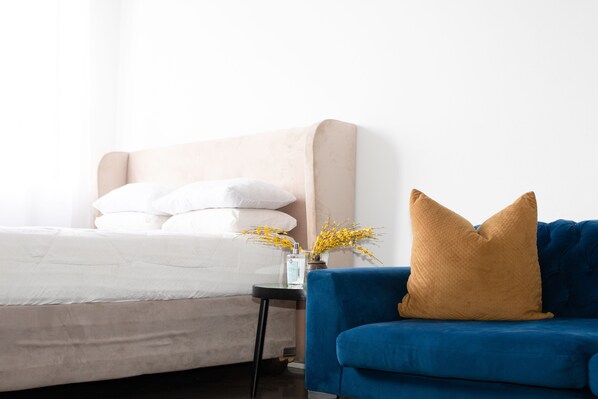 1 bedroom, WiFi - Colourful Eclectic Apartment (Johannesburg)