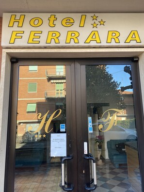 Front of property - Hotel Ferrara (Chianciano Terme)