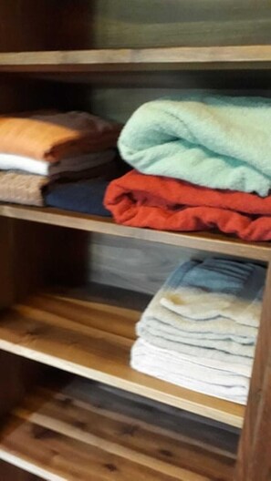 1 bedroom, iron/ironing board, travel crib, free WiFi - THE NEST, THE COMBA of Aosta (Valle d'Aosta)