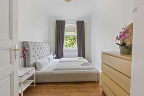 2 habitaciones, tabla de planchar con plancha, wifi y ropa de cama 