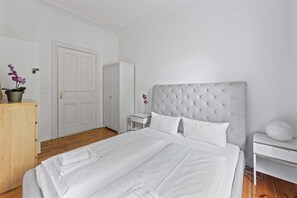 2 habitaciones, tabla de planchar con plancha, wifi y ropa de cama 